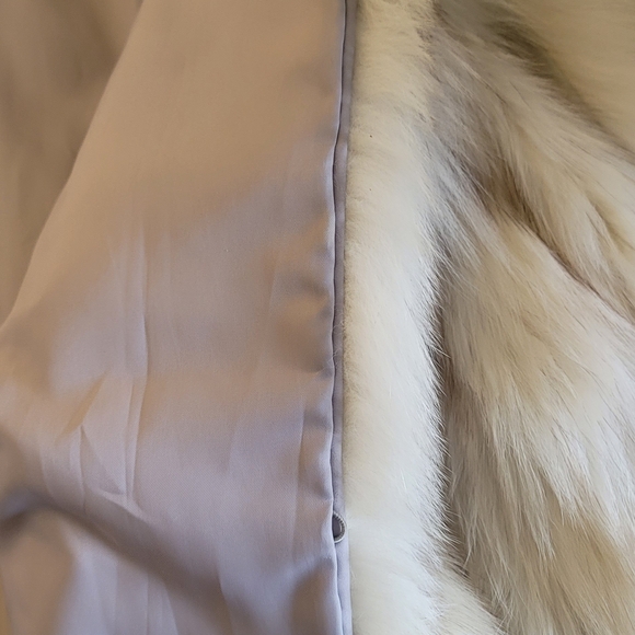 Saga Fox Vintage Blue Fox Fur Coat, Size L, Mid-Length Coat - Picture 6 of 8